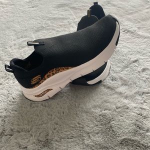 Skechers Air Cooled Arch Fit Slip On Sneakers